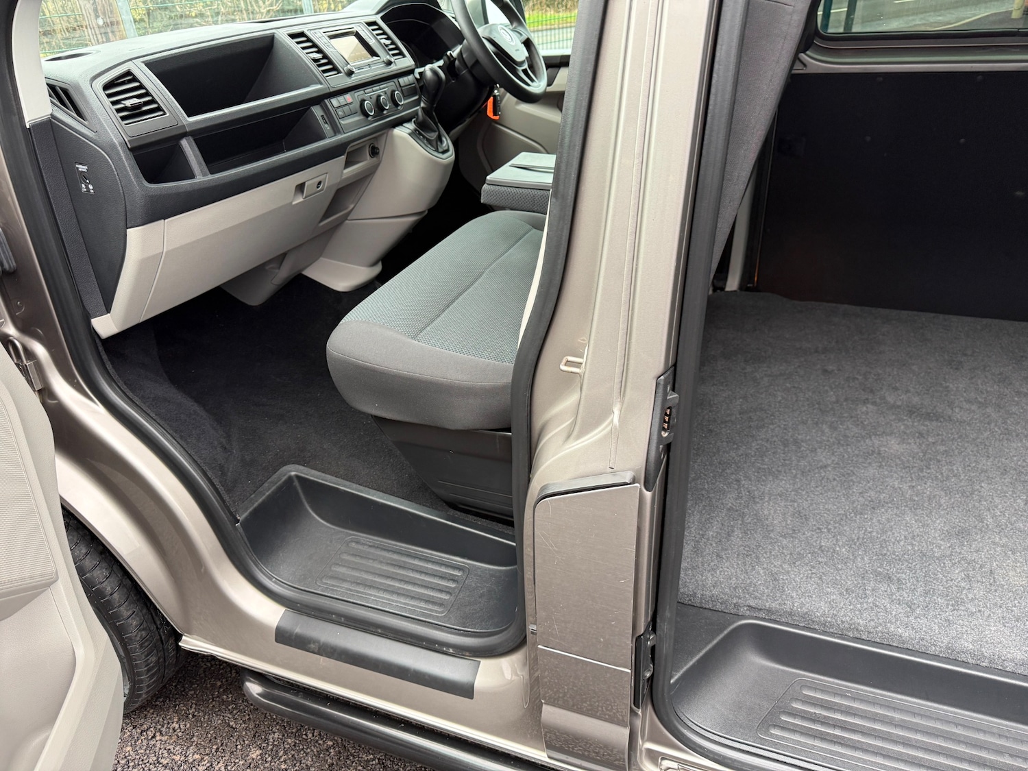 Used Volkswagen Transporter 2020 for sale - 77385625: Photo 17