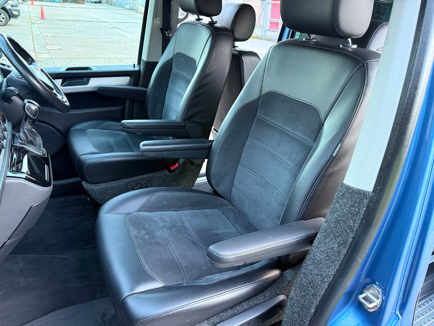 Used Volkswagen Caravelle 2018 for sale - 76630463: Photo 24