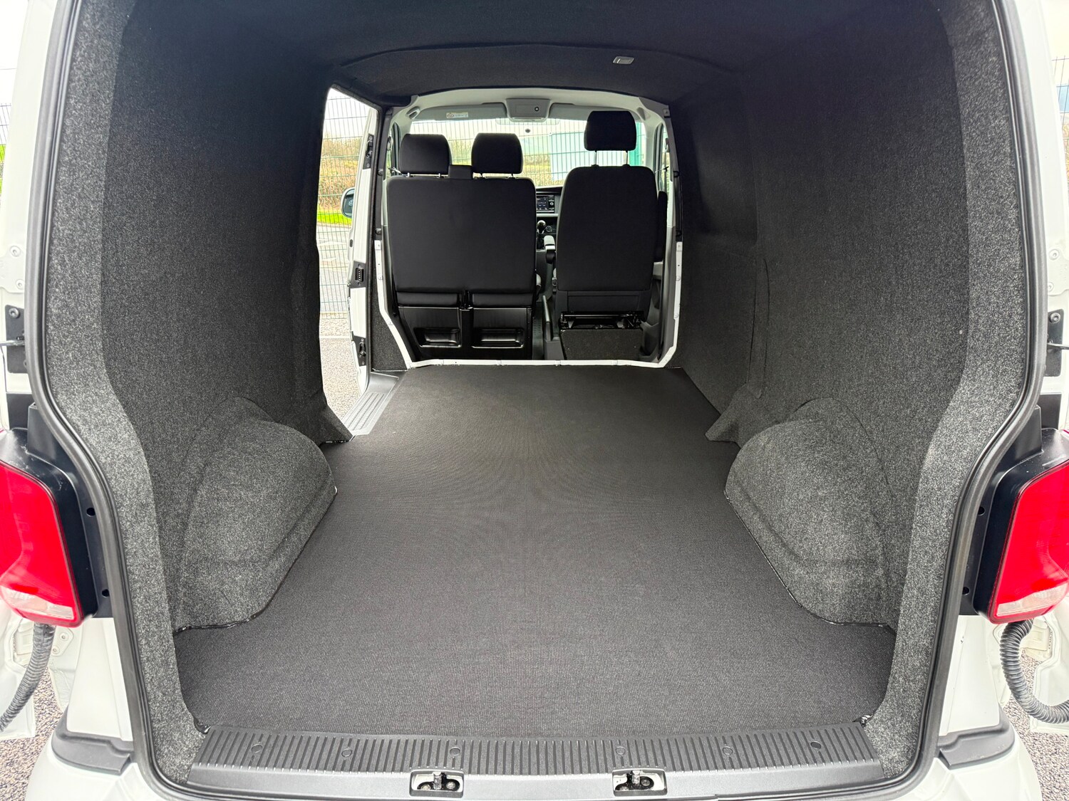 Used Volkswagen Transporter 2022 for sale - 77745124: Photo 9