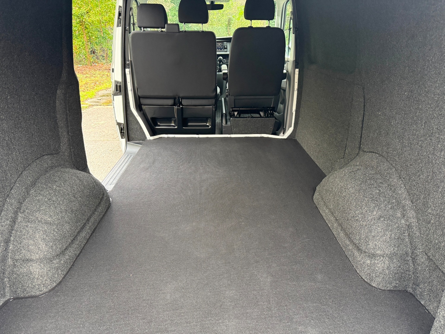 Used Volkswagen Transporter 2021 for sale - 77466084: Photo 3