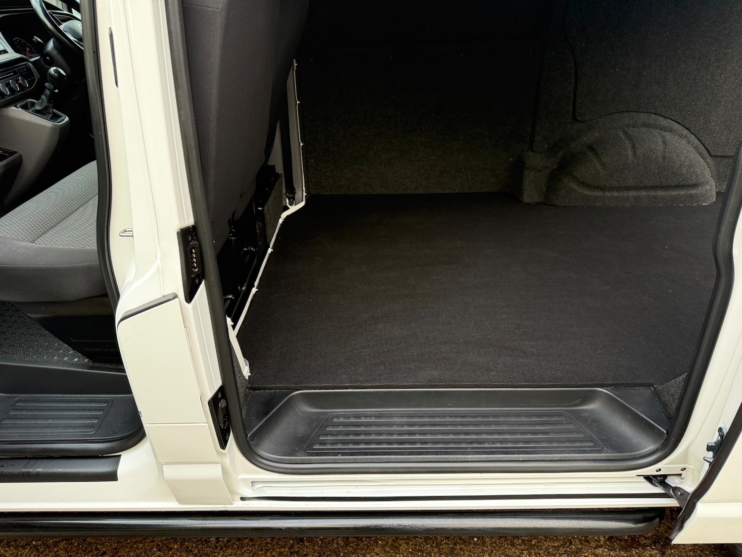 Used Volkswagen Transporter 2021 for sale - 77466084: Photo 4