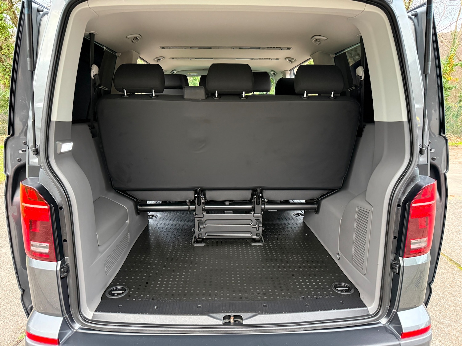 Used Volkswagen Transporter Shuttle 2020 for sale - 77118873: Photo 3