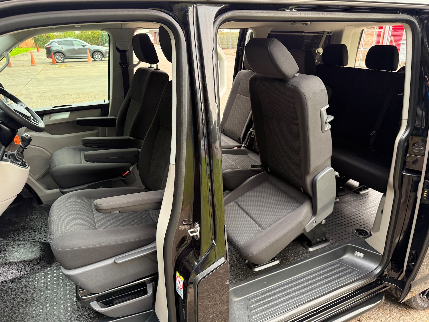 Used Volkswagen Transporter 2019 for sale - 76212240: Photo 17