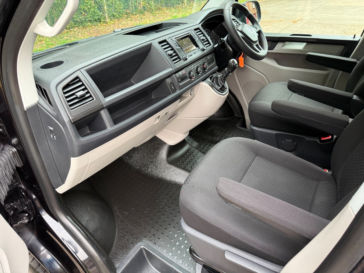 Used Volkswagen Transporter 2019 for sale - 76212240: Photo 20