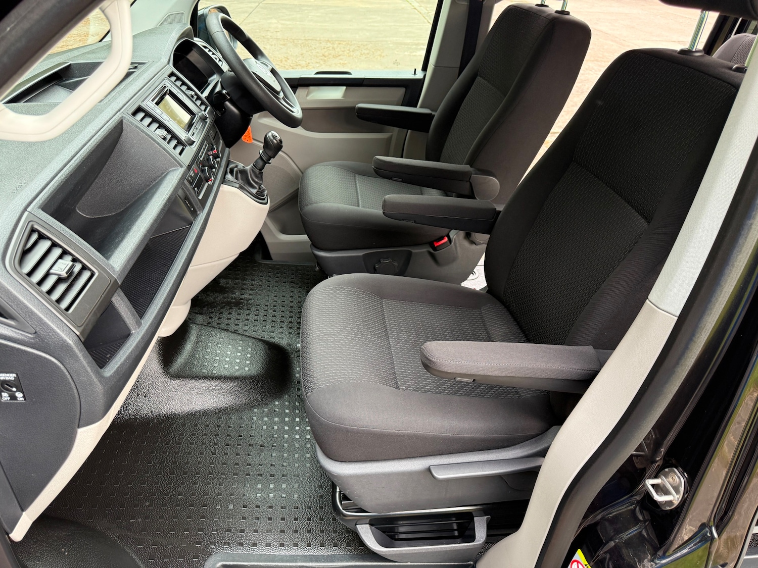 Used Volkswagen Transporter 2019 for sale - 76212240: Photo 21