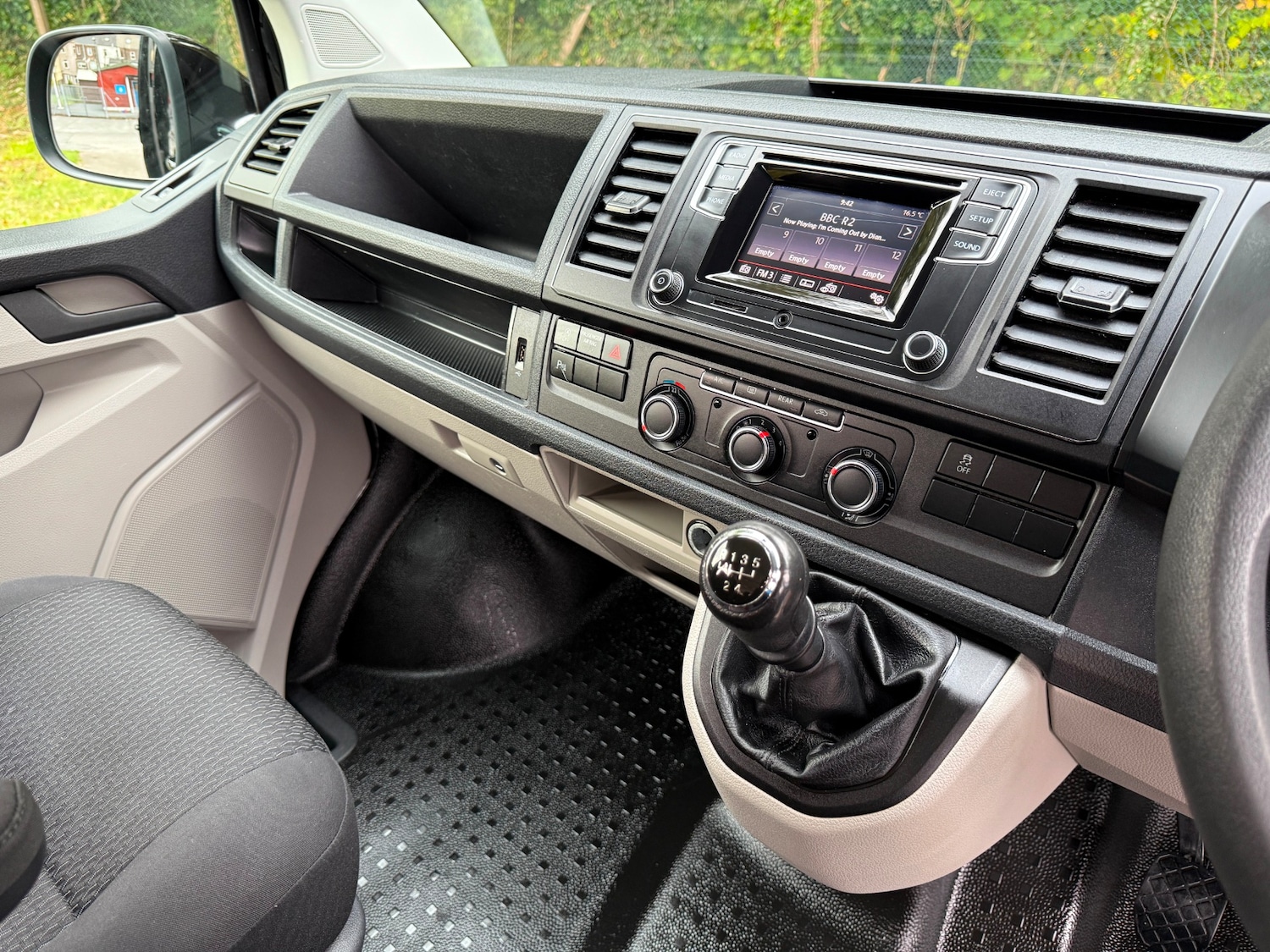 Used Volkswagen Transporter 2019 for sale - 76212240: Photo 23