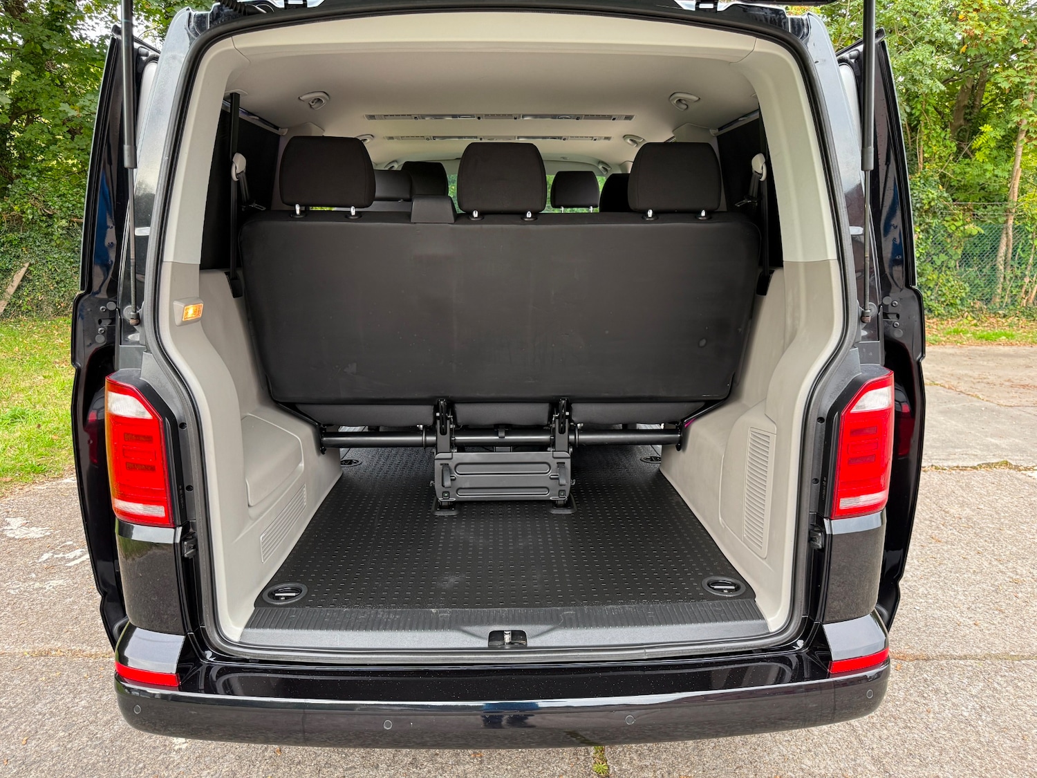 Used Volkswagen Transporter 2019 for sale - 76212240: Photo 4