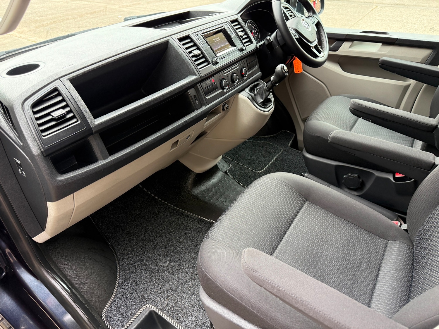 Used Volkswagen Transporter 2018 for sale - 76237481: Photo 18