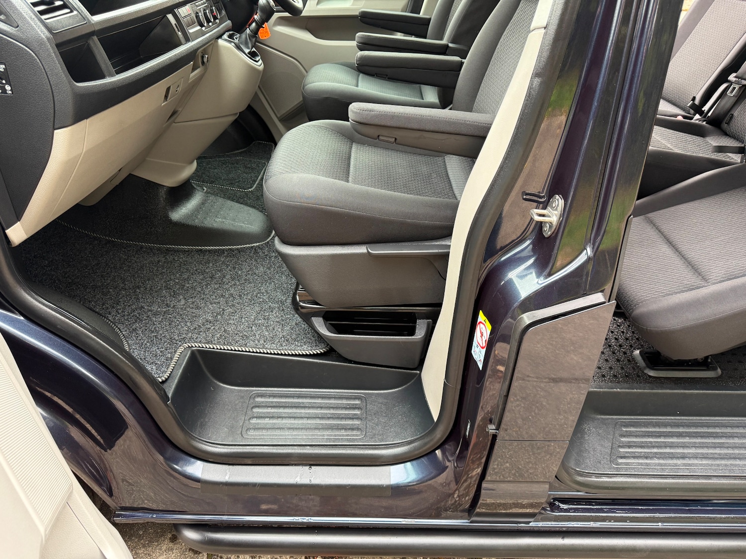 Used Volkswagen Transporter 2018 for sale - 76237481: Photo 21