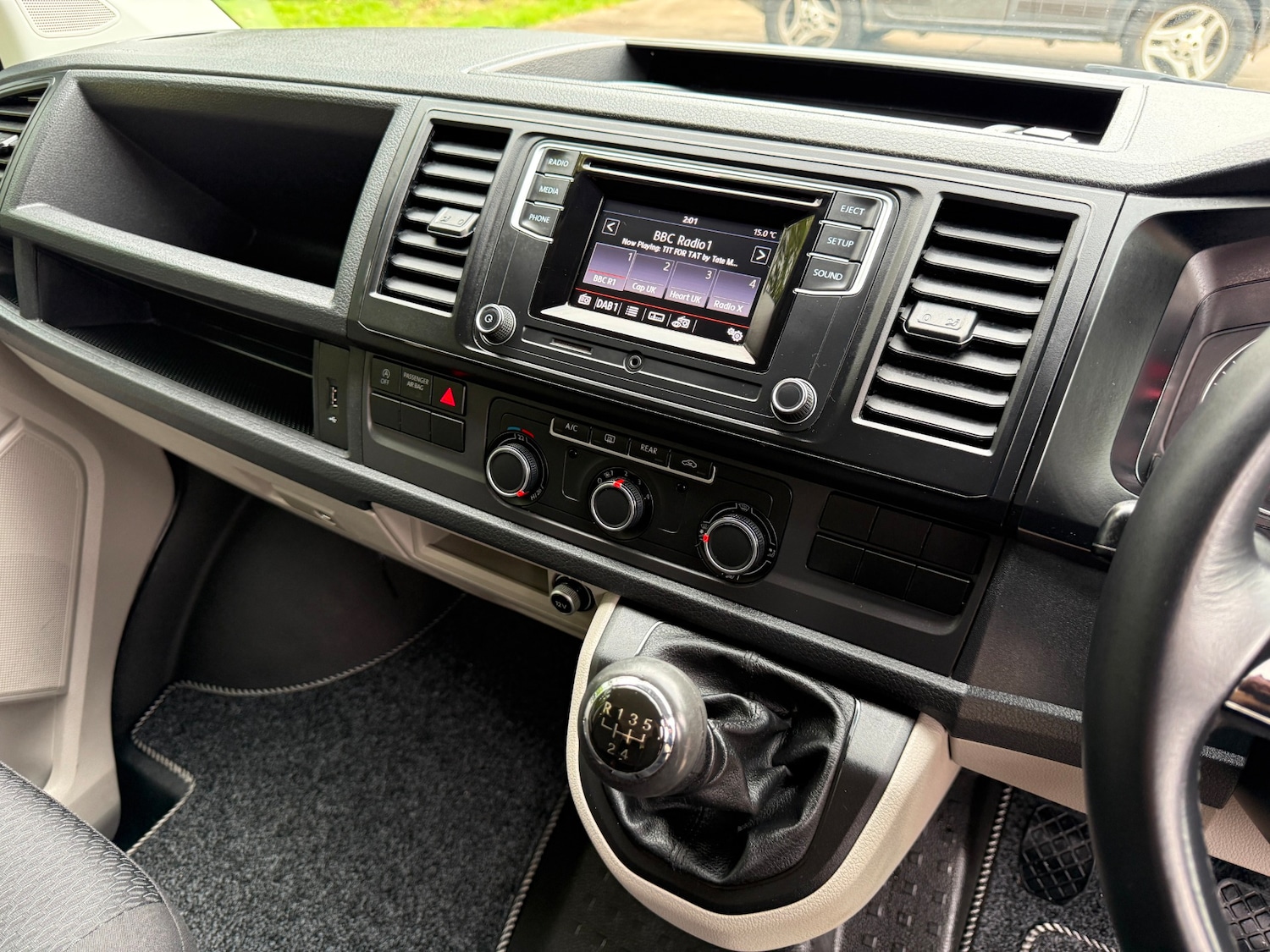 Used Volkswagen Transporter 2018 for sale - 76237481: Photo 24