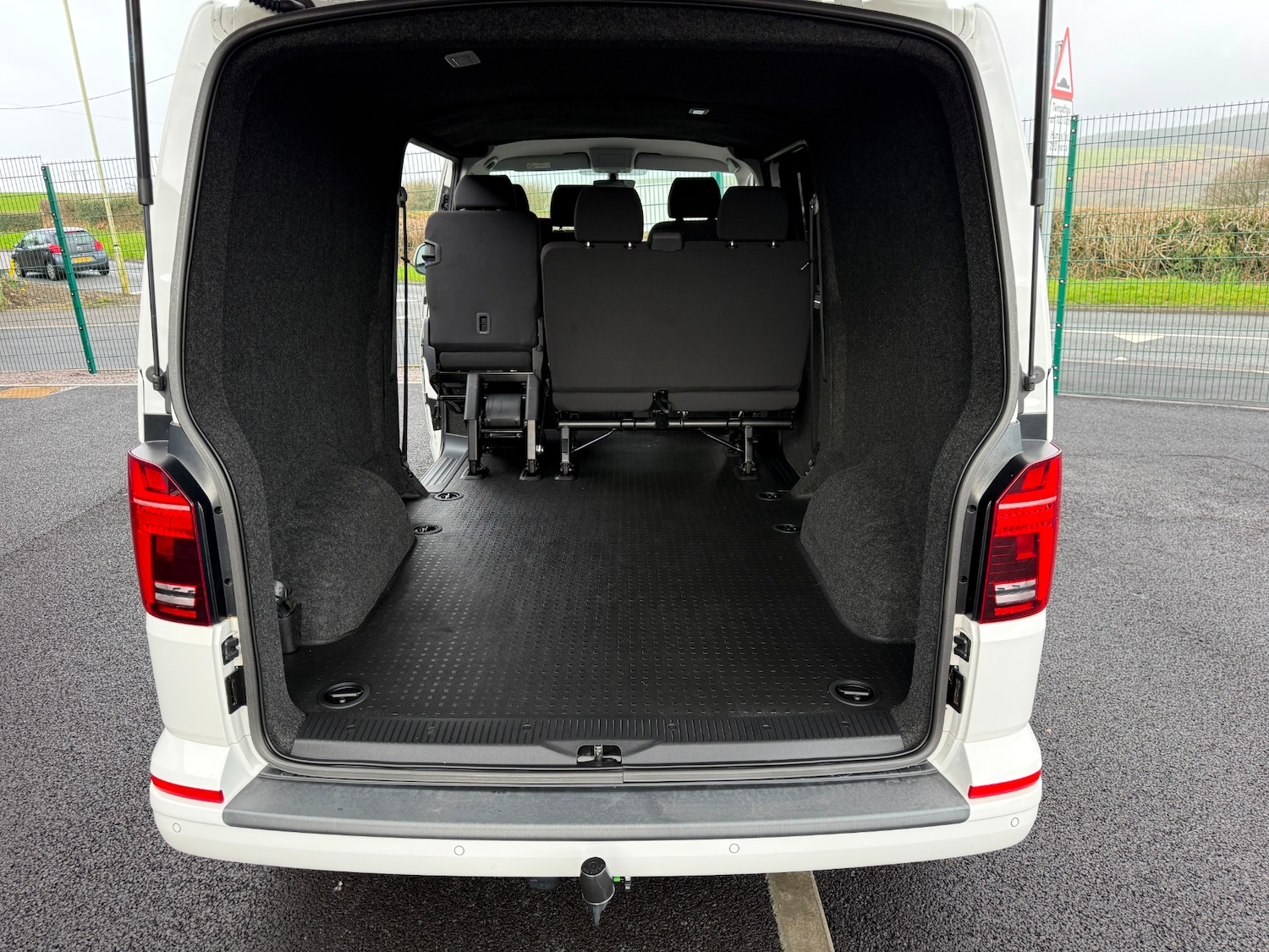 Used Volkswagen Transporter 2023 for sale - 77902726: Photo 11