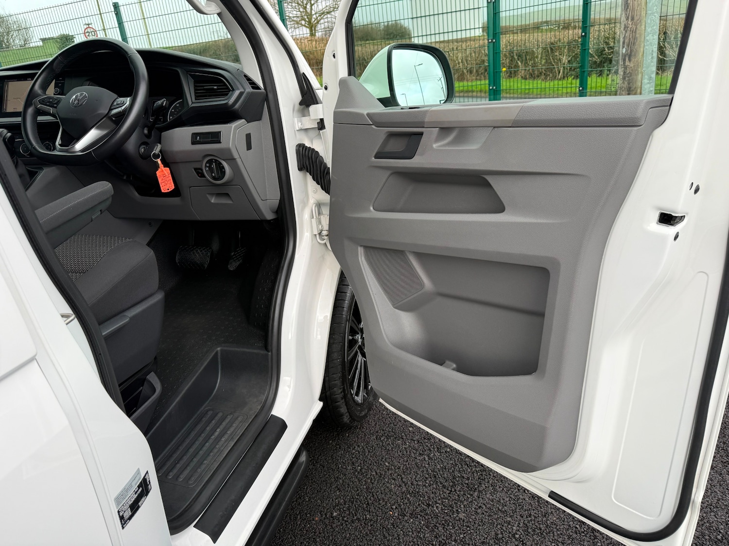 Used Volkswagen Transporter 2023 for sale - 77902726: Photo 15