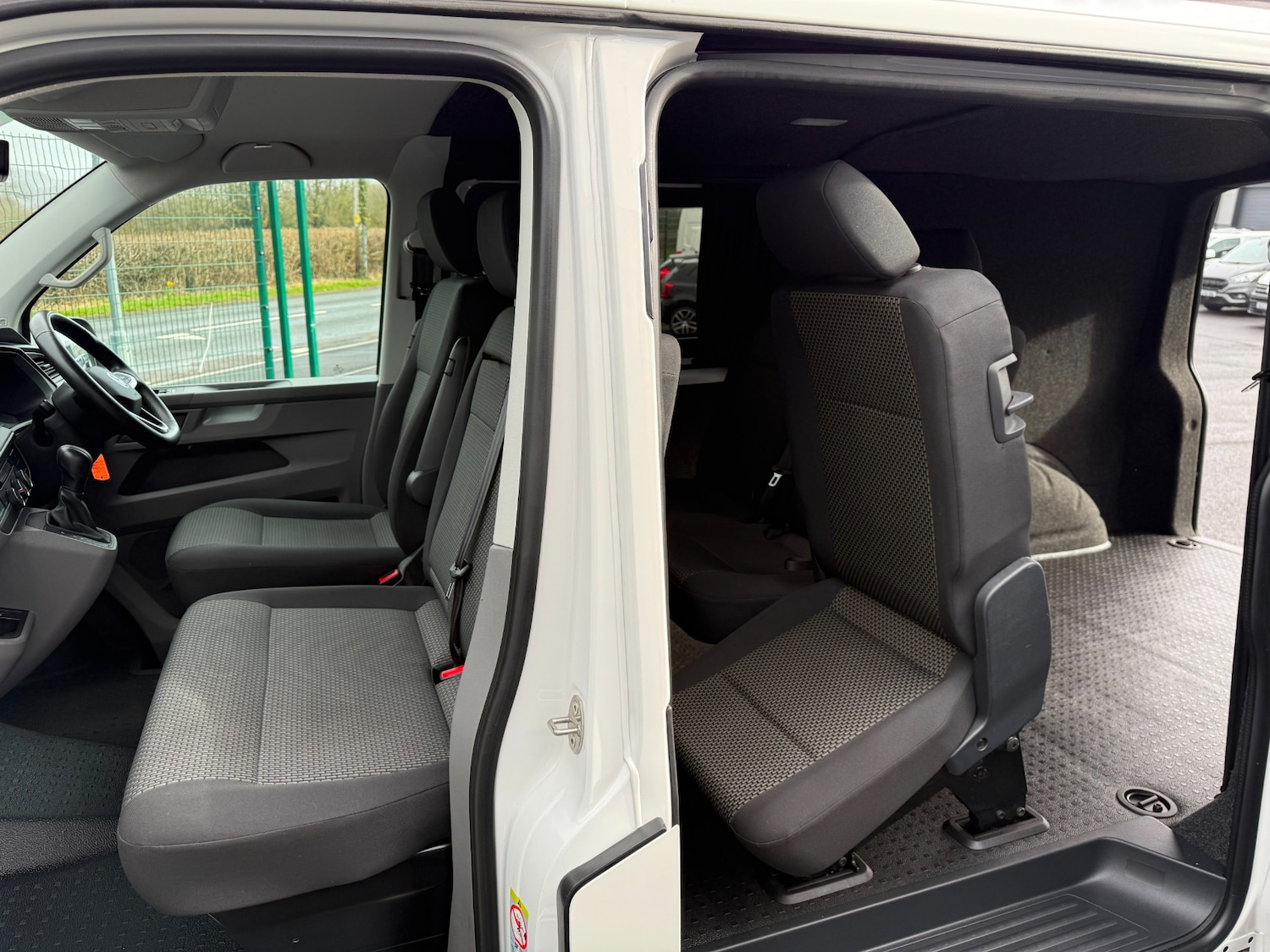 Used Volkswagen Transporter 2023 for sale - 77902726: Photo 16