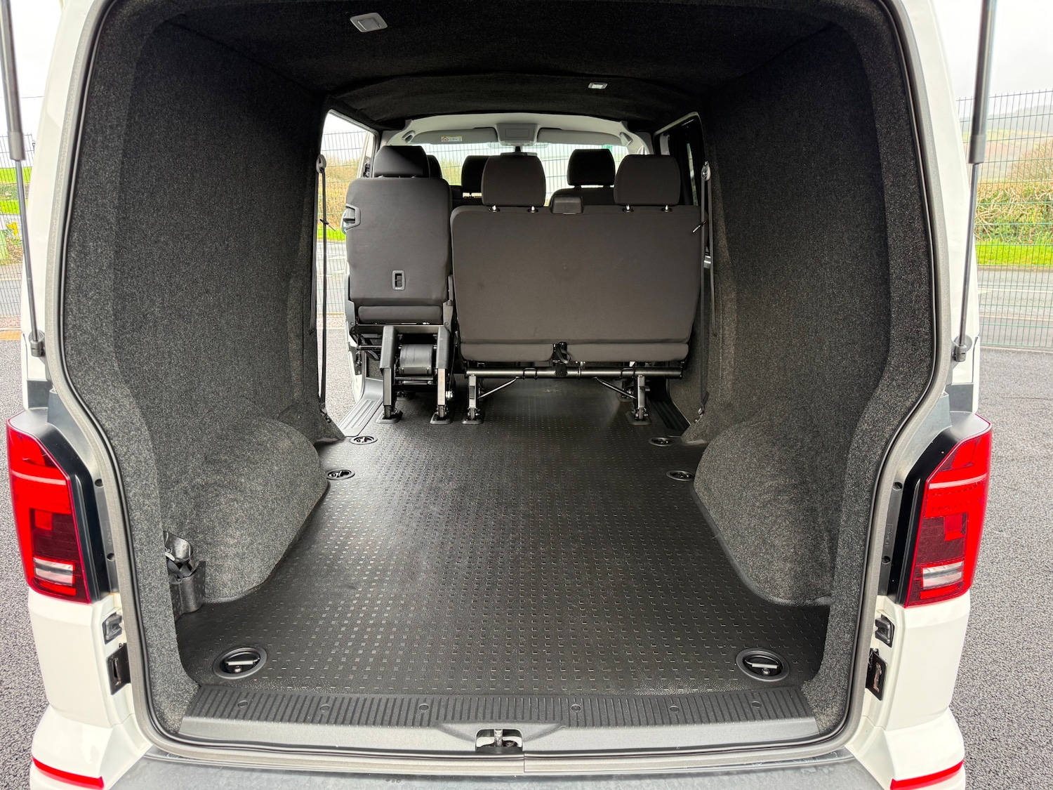 Used Volkswagen Transporter 2023 for sale - 77902726: Photo 3