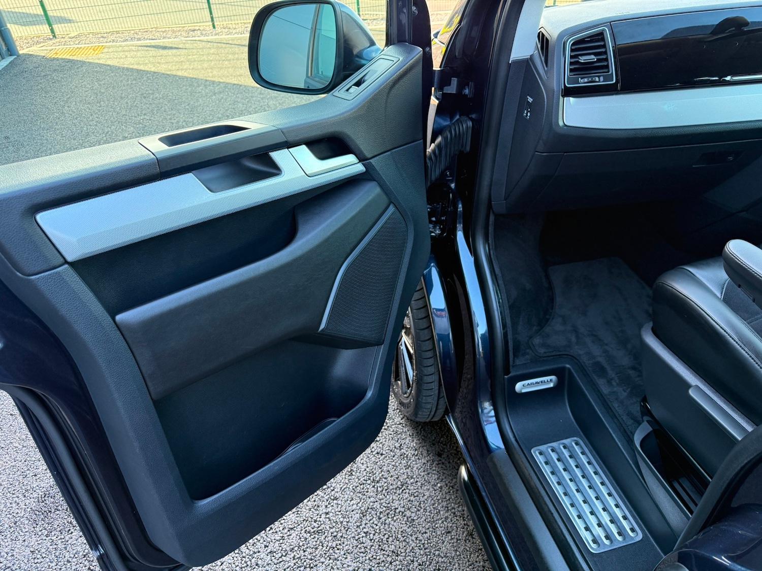 Used Volkswagen Caravelle 2018 for sale - 77938616: Photo 18