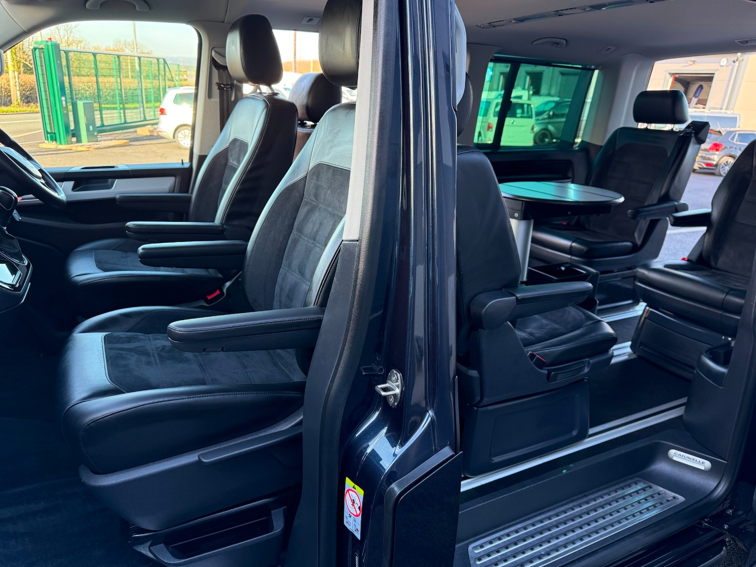 Used Volkswagen Caravelle 2018 for sale - 77938616: Photo 21