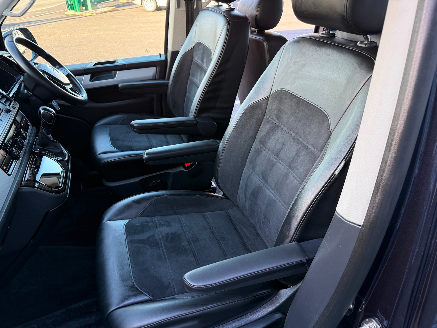 Used Volkswagen Caravelle 2018 for sale - 77938616: Photo 22