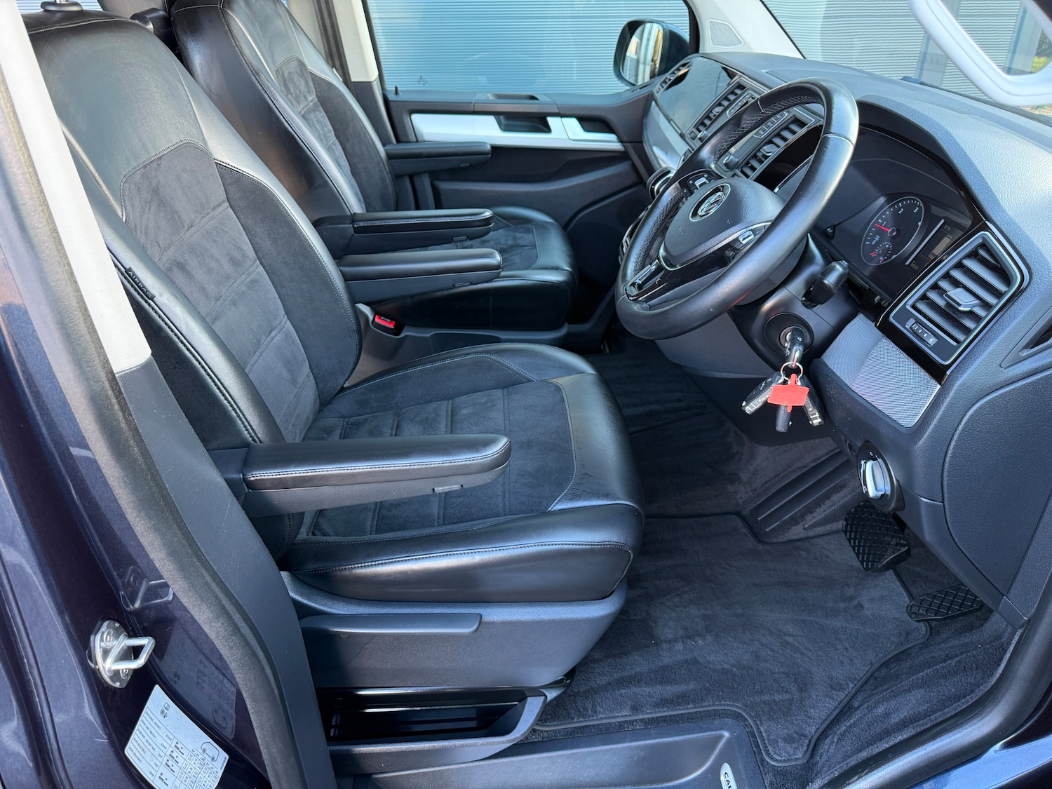 Used Volkswagen Caravelle 2018 for sale - 77938616: Photo 23