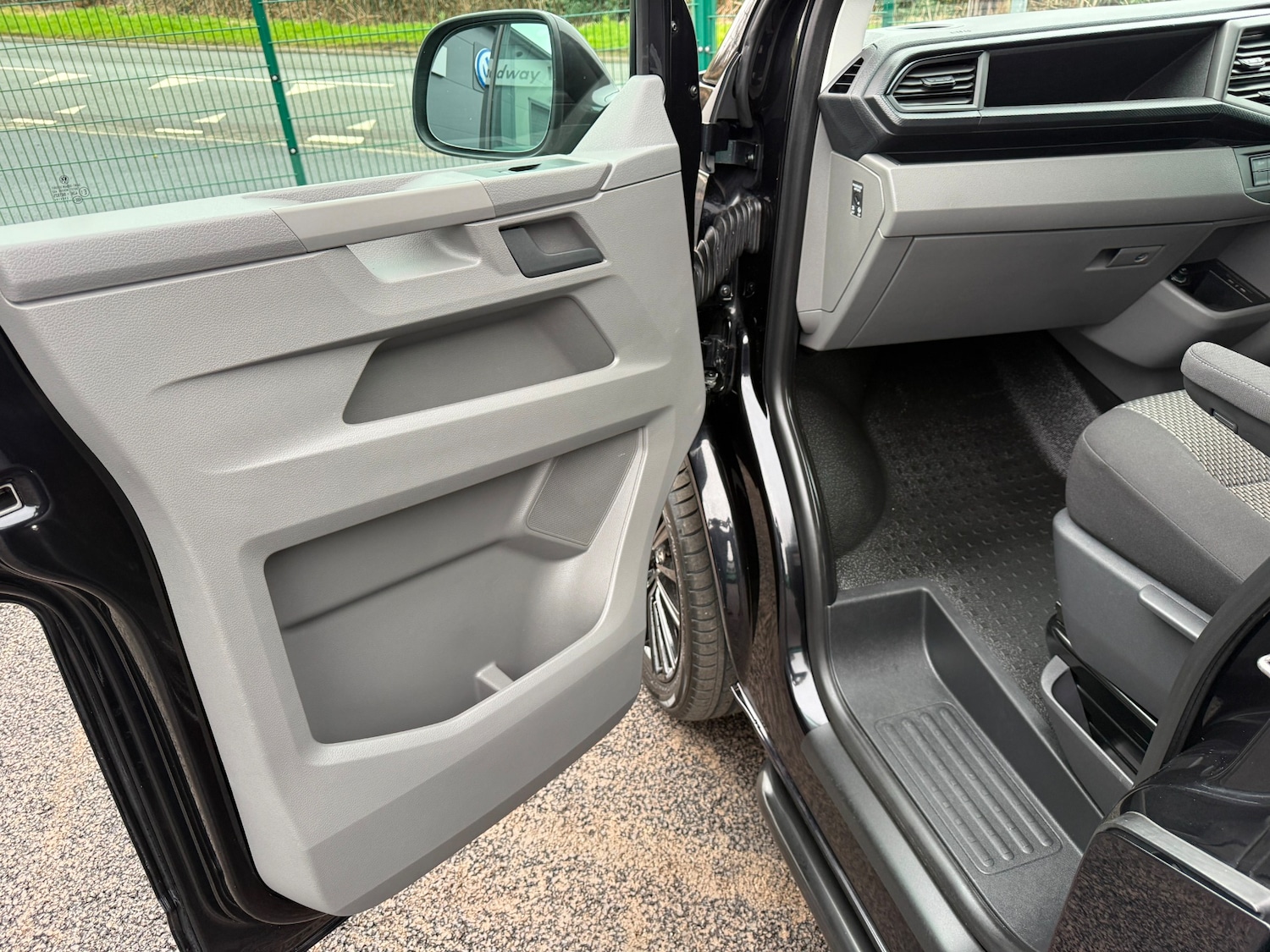 Used Volkswagen Transporter 2022 for sale - 77837400: Photo 14