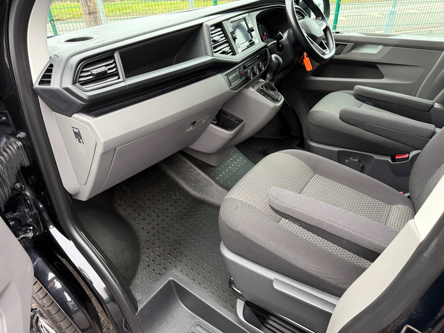 Used Volkswagen Transporter 2022 for sale - 77837400: Photo 15