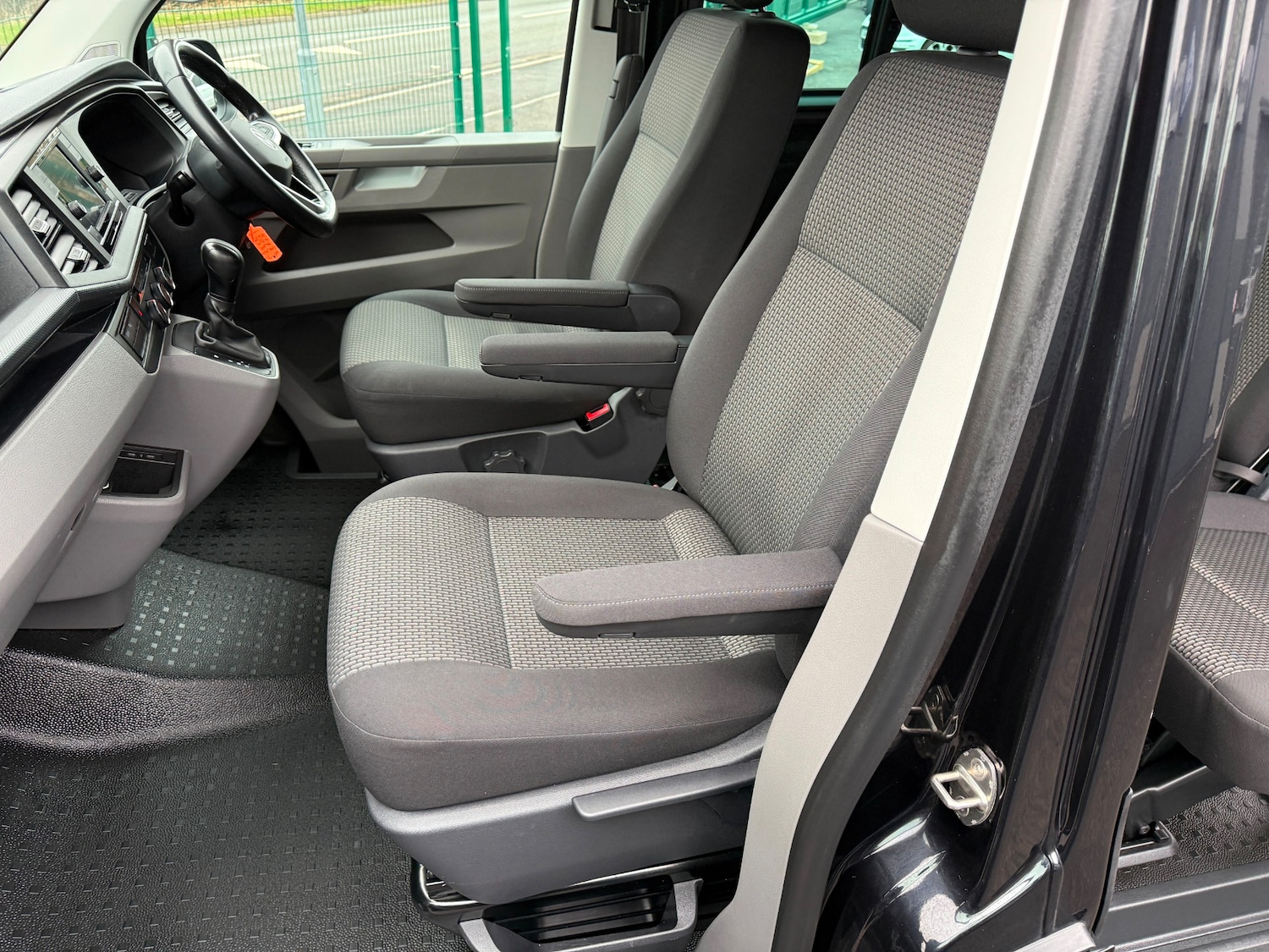 Used Volkswagen Transporter 2022 for sale - 77837400: Photo 17