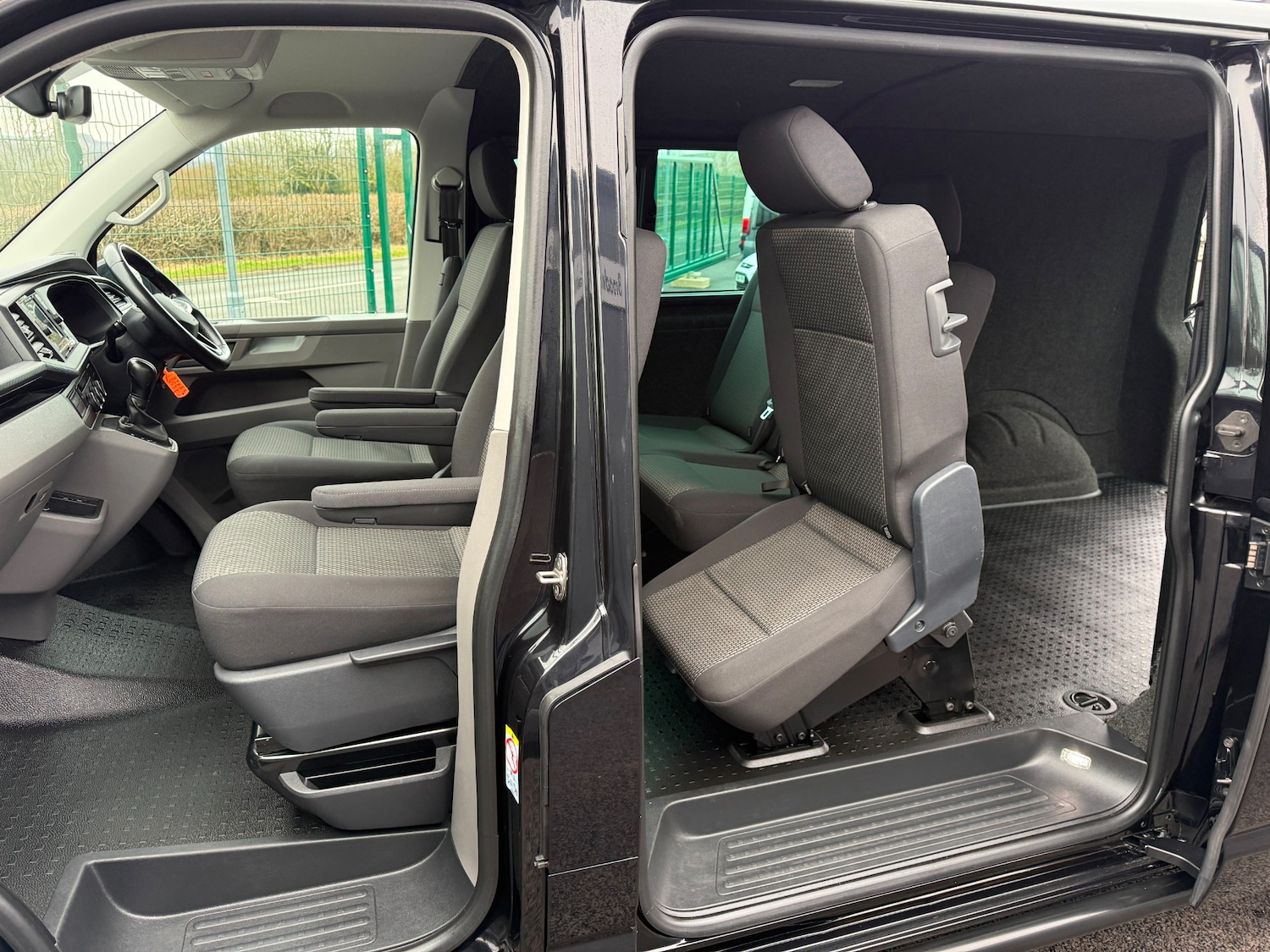 Used Volkswagen Transporter 2022 for sale - 77837400: Photo 18