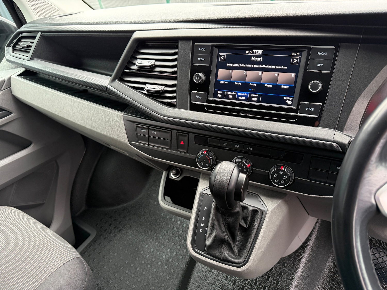 Used Volkswagen Transporter 2022 for sale - 77837400: Photo 19