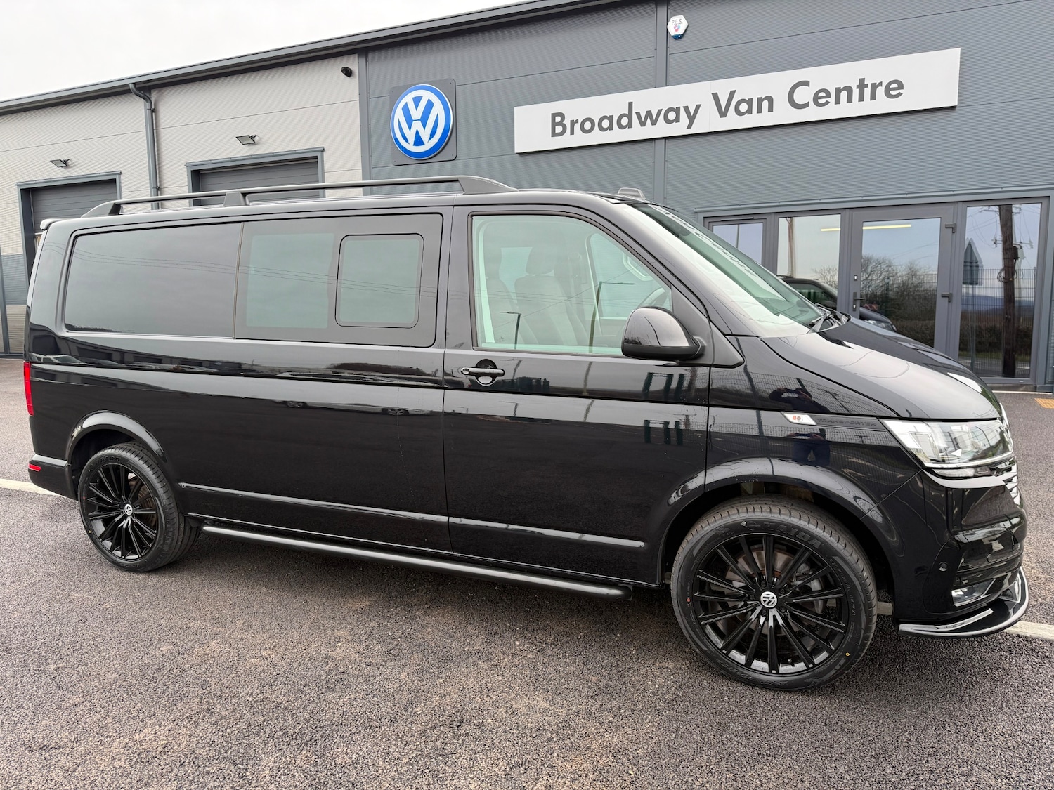 Used Volkswagen Transporter 2022 for sale - 77837400: Photo 2