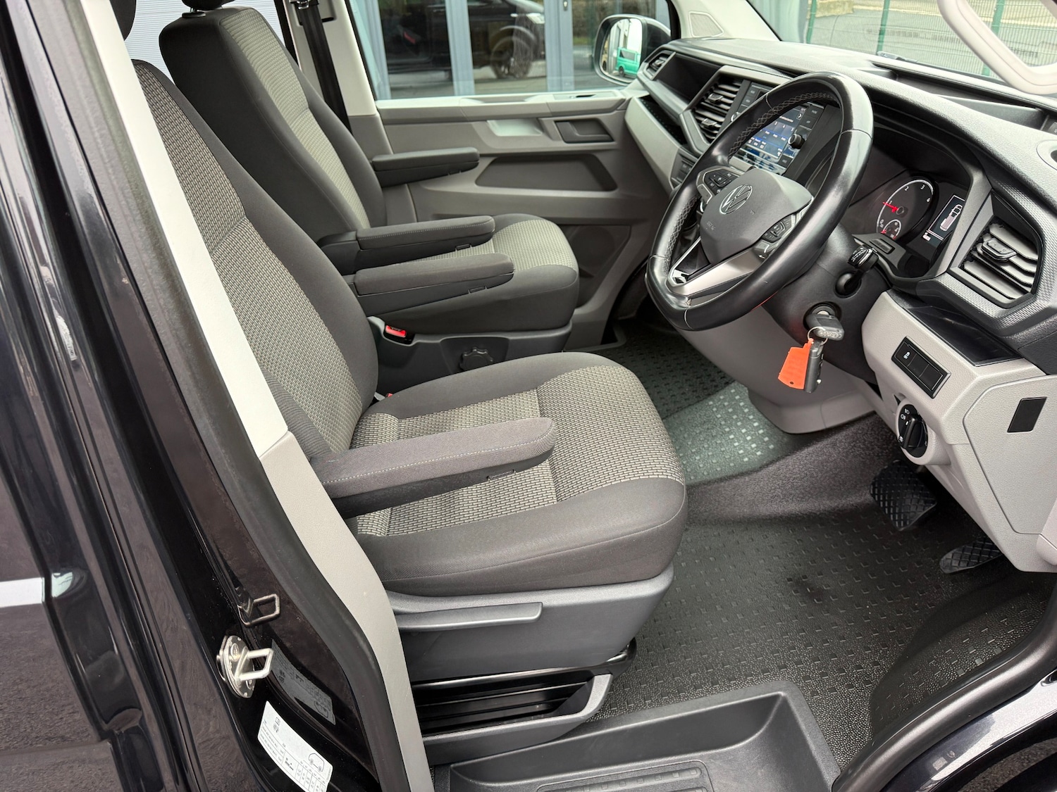 Used Volkswagen Transporter 2022 for sale - 77837400: Photo 20