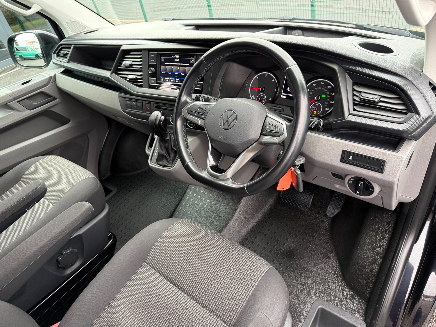 Used Volkswagen Transporter 2022 for sale - 77837400: Photo 21