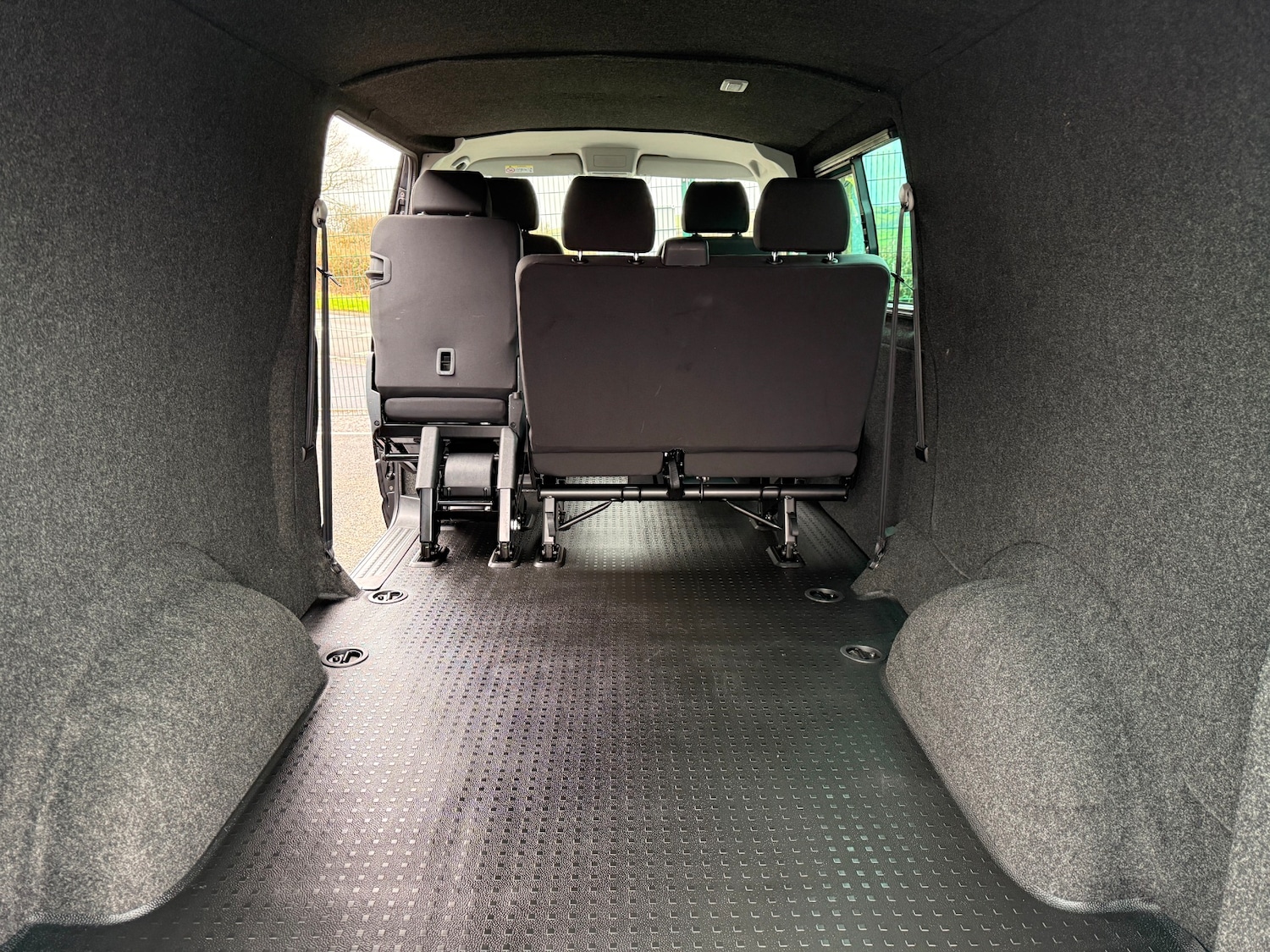 Used Volkswagen Transporter 2022 for sale - 77837400: Photo 3