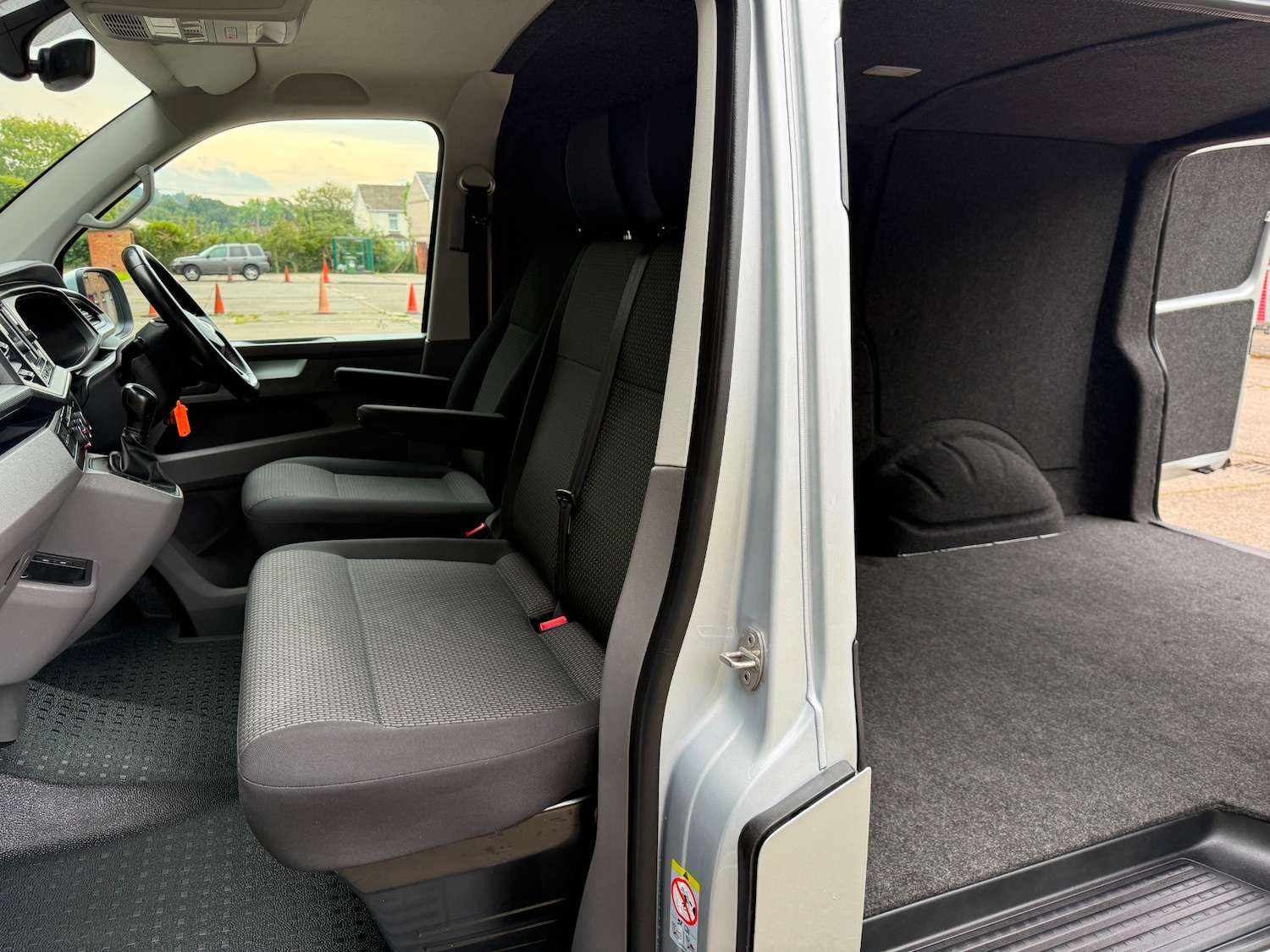 Used Volkswagen Transporter 2021 for sale - 76120518: Photo 18