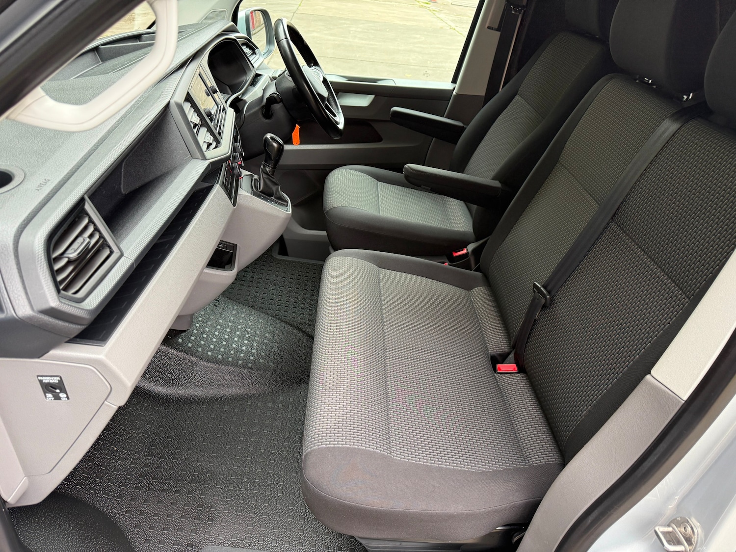 Used Volkswagen Transporter 2021 for sale - 76120518: Photo 21