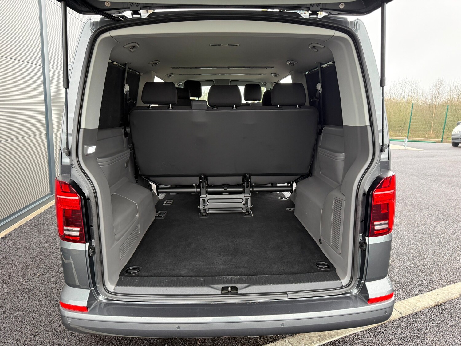 Used Volkswagen Transporter Shuttle 2020 for sale - 77365557: Photo 11