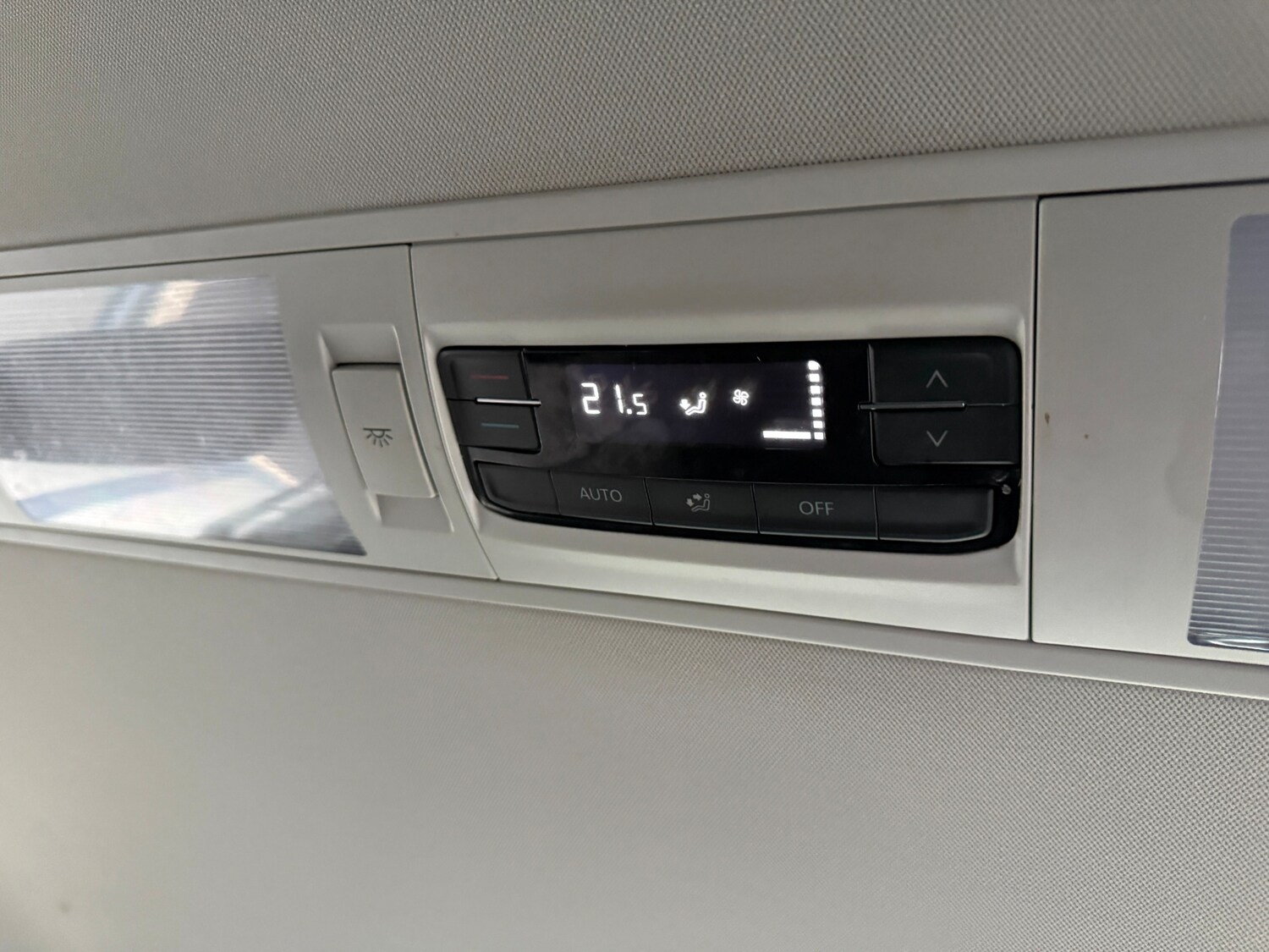 Used Volkswagen Transporter Shuttle 2020 for sale - 77365557: Photo 12