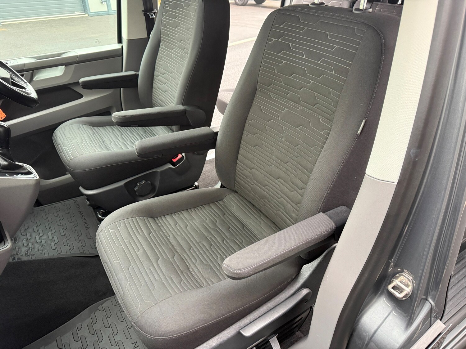 Used Volkswagen Transporter Shuttle 2020 for sale - 77365557: Photo 21