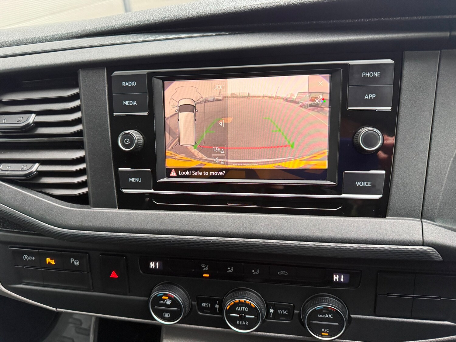 Used Volkswagen Transporter Shuttle 2020 for sale - 77365557: Photo 24