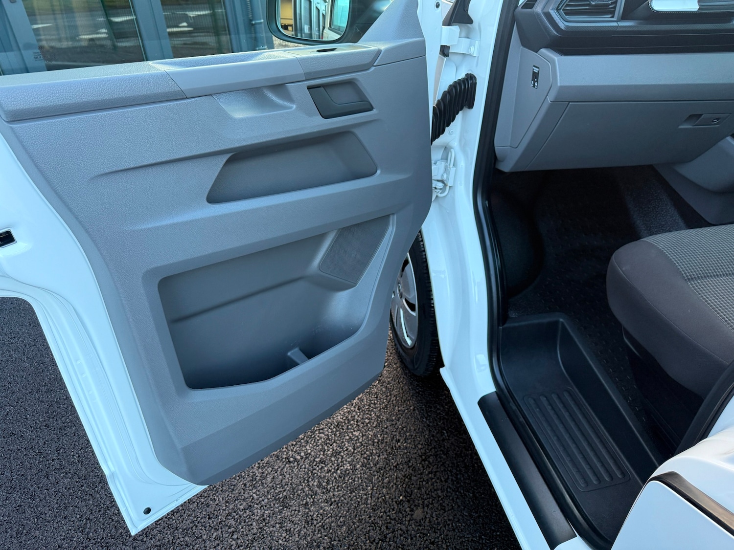 Used Volkswagen Transporter 2023 for sale - 77365556: Photo 16