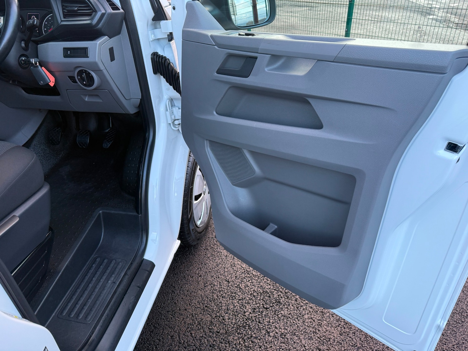 Used Volkswagen Transporter 2023 for sale - 77365556: Photo 17