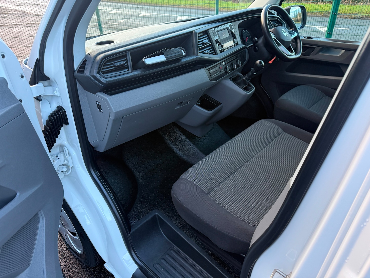 Used Volkswagen Transporter 2023 for sale - 77365556: Photo 18