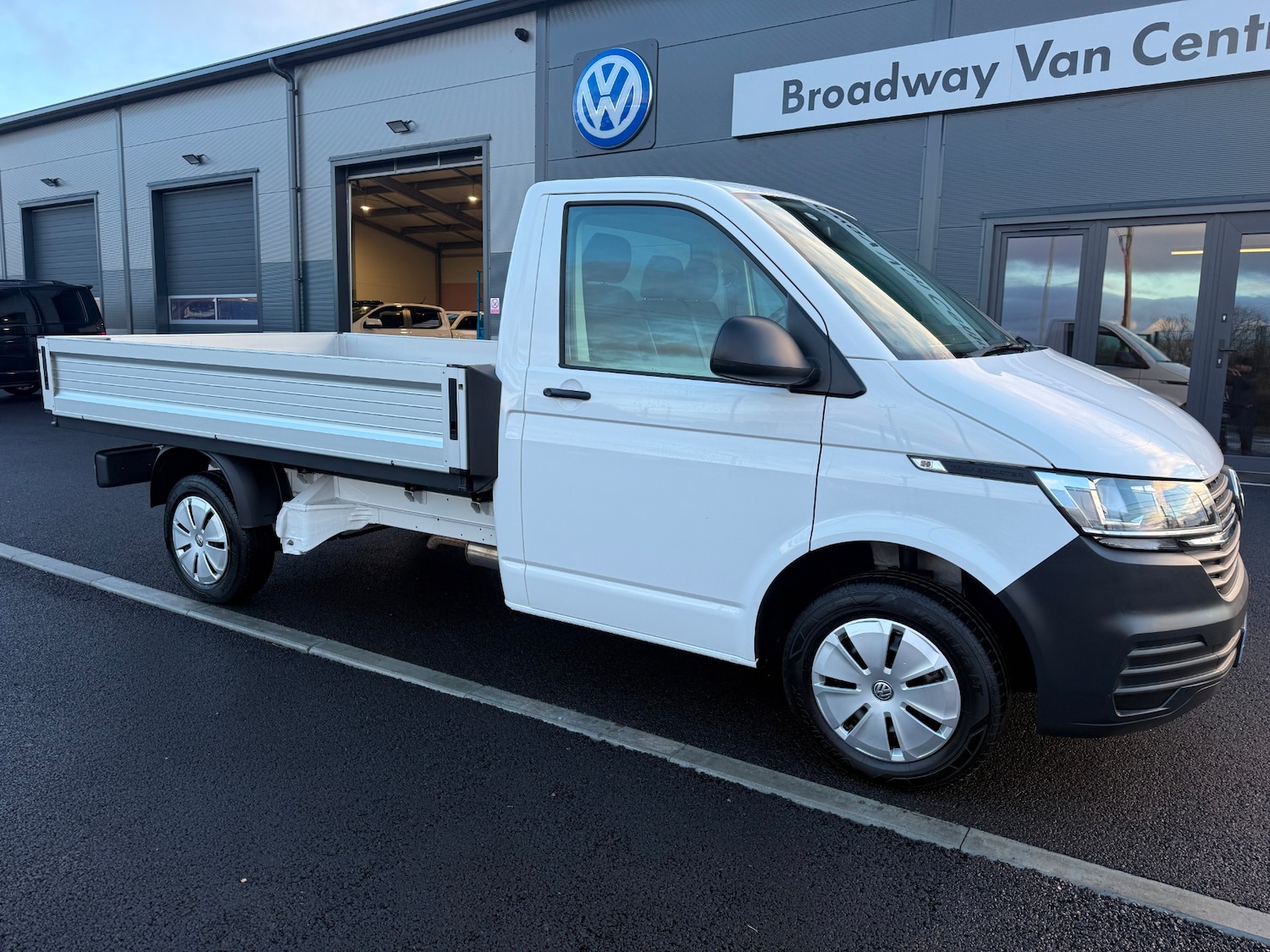 Used Volkswagen Transporter 2023 for sale - 77365556: Photo 2