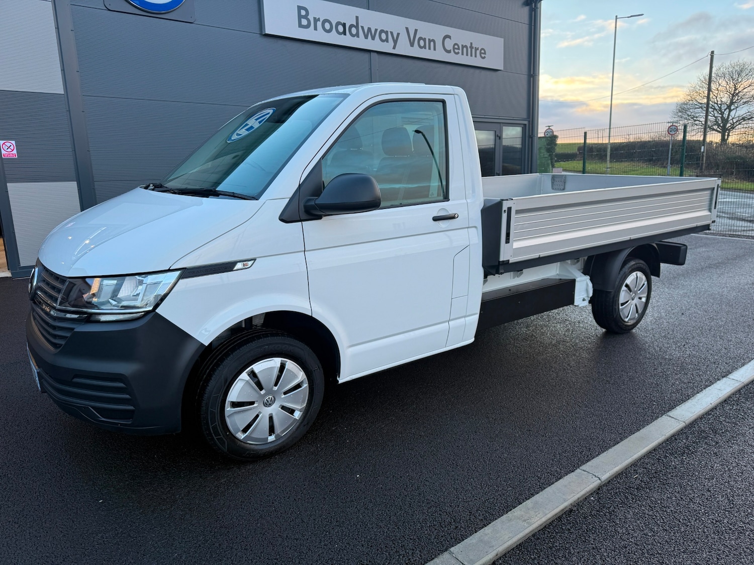 Used Volkswagen Transporter 2023 for sale - 77365556: Photo 3