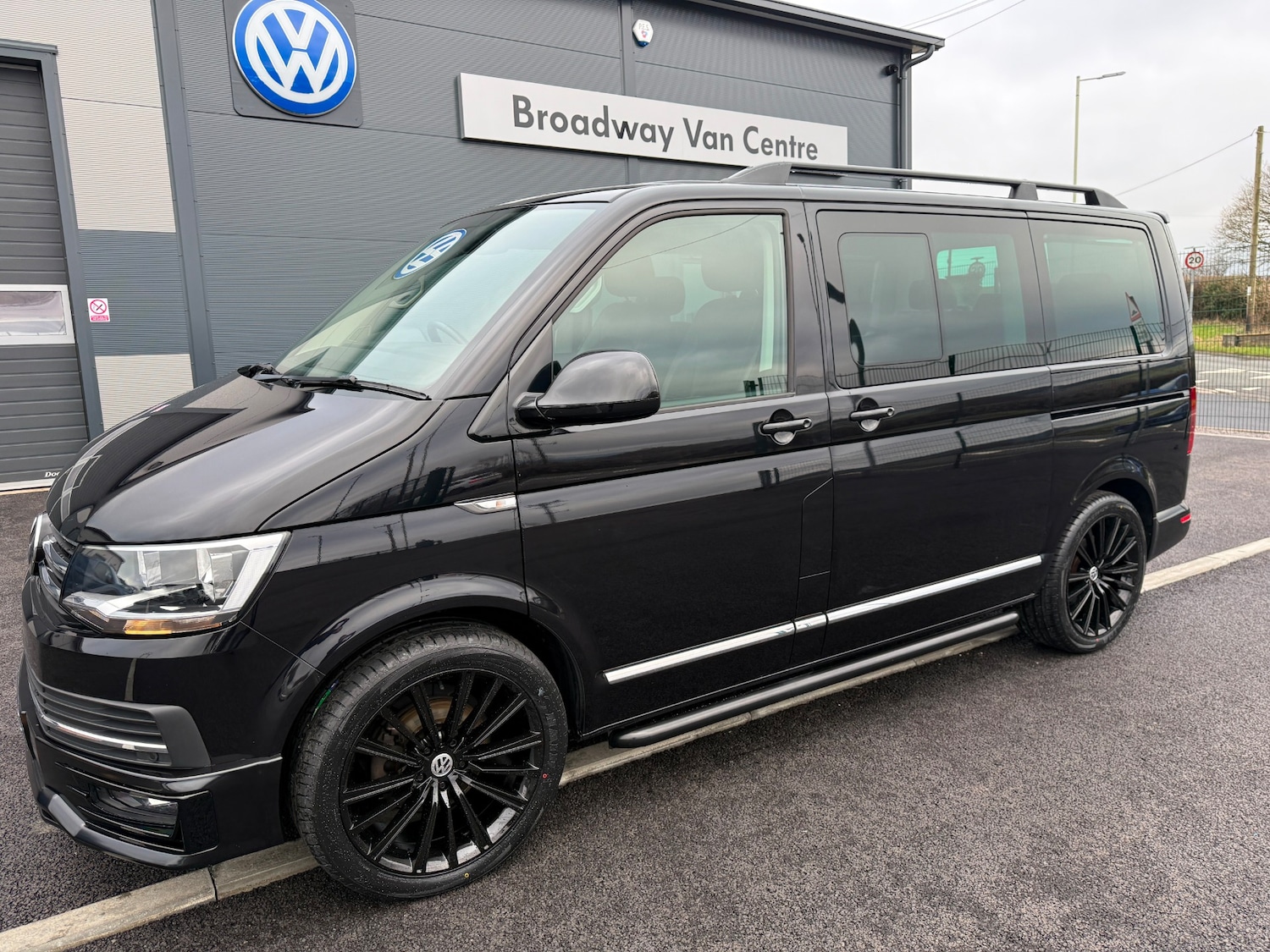 Used Volkswagen Caravelle 2019 for sale - 77618337: Photo 1