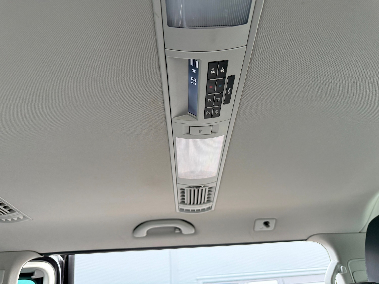 Used Volkswagen Caravelle 2019 for sale - 77618337: Photo 15