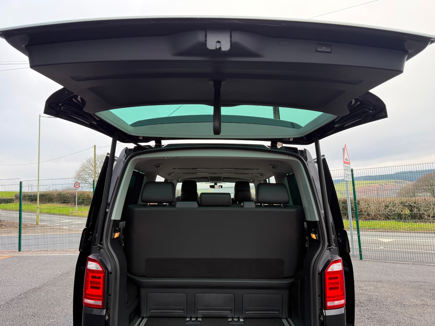 Used Volkswagen Caravelle 2019 for sale - 77618337: Photo 17