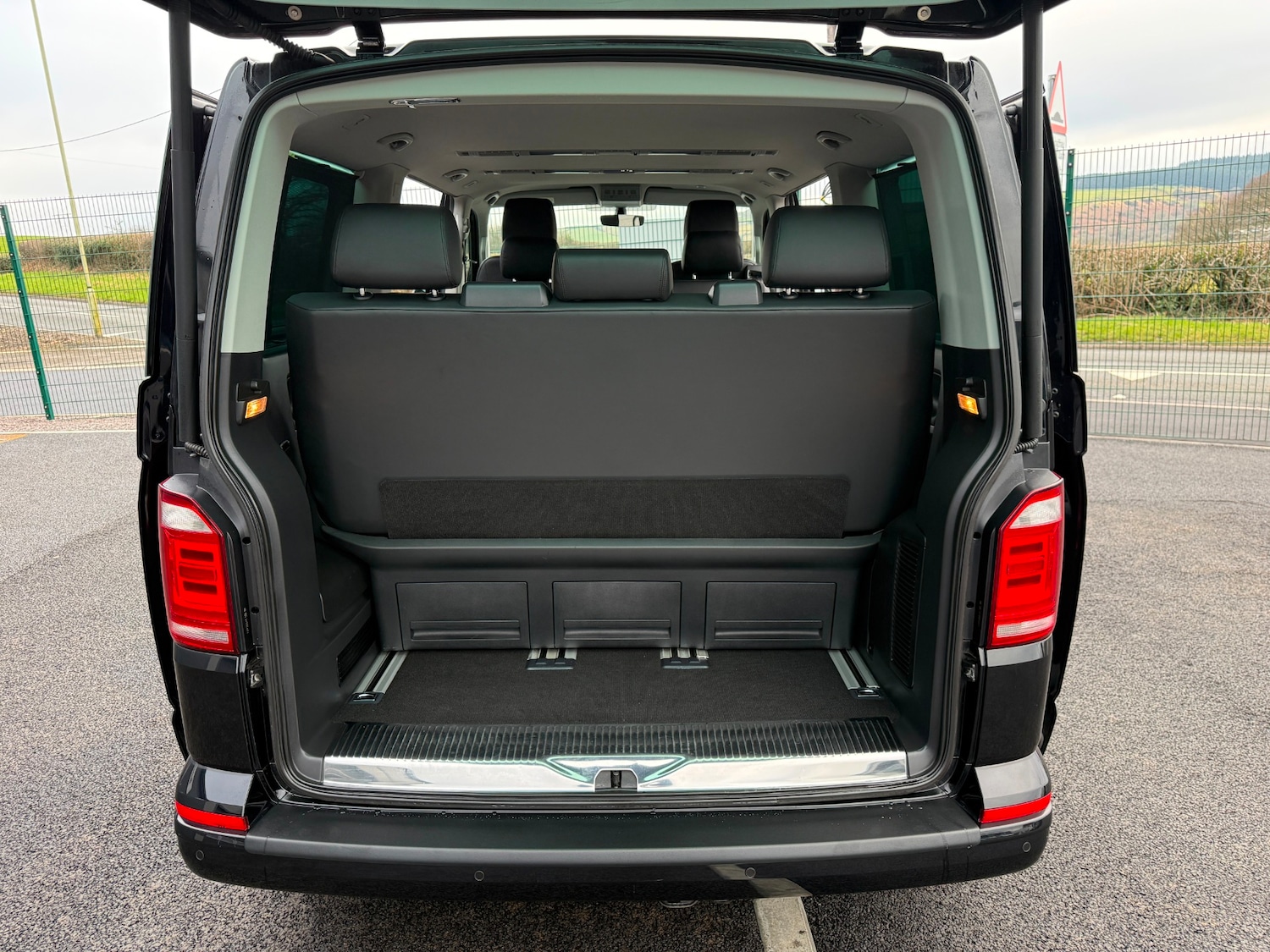 Used Volkswagen Caravelle 2019 for sale - 77618337: Photo 3