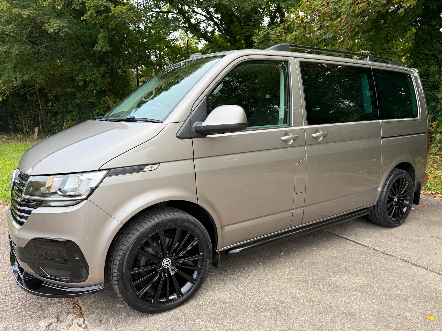 Used Volkswagen Transporter Shuttle 2021 for sale - 76392411: Photo 1