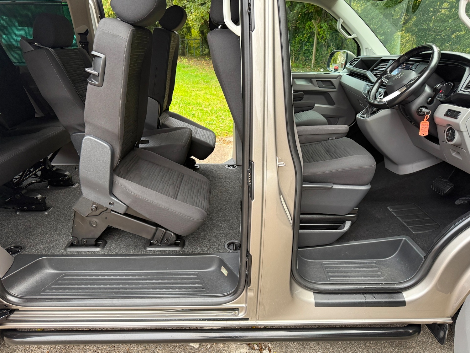 Used Volkswagen Transporter Shuttle 2021 for sale - 76392411: Photo 19