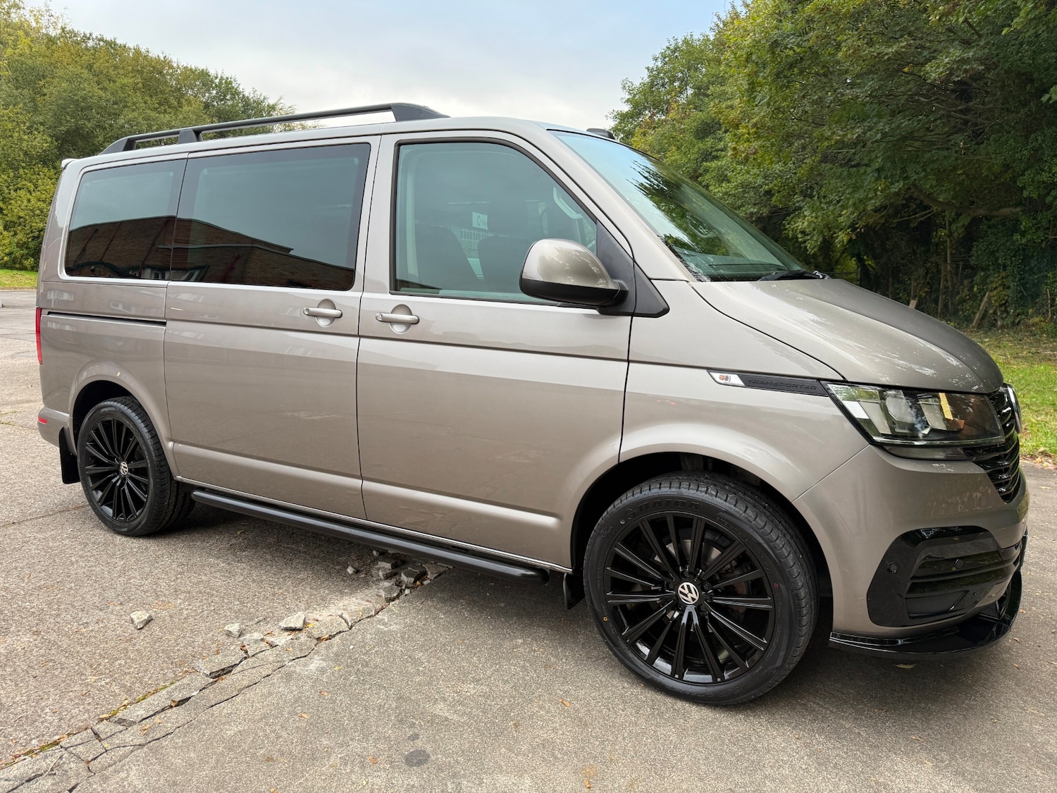 Used Volkswagen Transporter Shuttle 2021 for sale - 76392411: Photo 2