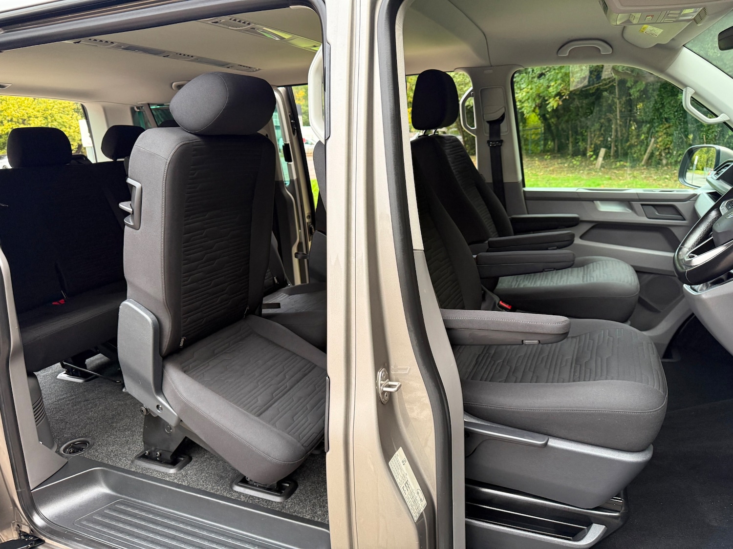 Used Volkswagen Transporter Shuttle 2021 for sale - 76392411: Photo 22